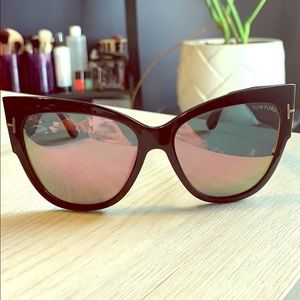 Tom Ford “Anoushka” sunglasses